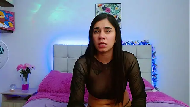Snapshot of Layla_Rachel chatting on January 12, 2025, 5:45 am Layla Rachel online show from January 12, 2025, 5:45 am