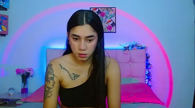Snapshot of Layla_Rachel chatting on March 12, 2025, 2:41 am Layla Rachel online show from March 12, 2025, 2:41 am