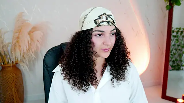 Snapshot of merida_bell18 chatting on March 4, 2026, 3:23 am merida bell18 online show from March 4, 2026, 3:23 am