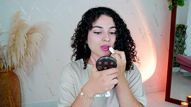 Snapshot of merida_bell18 chatting on March 17, 2026, 11:19 pm merida bell18 online show from March 17, 2026, 11:19 pm
