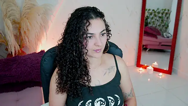 Snapshot of merida_bell18 chatting on April 15, 2026, 8:09 pm merida bell18 online show from April 15, 2026, 8:09 pm