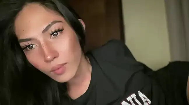 Bella Gordon online show from January 14, 2025, 6:28 pm