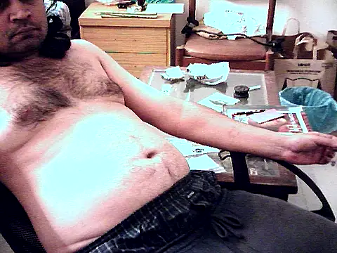 Snapshot of aksxi1 chatting on November 11, 2025, 11:21 am aksxi1 online show from November 11, 2025, 11:21 am