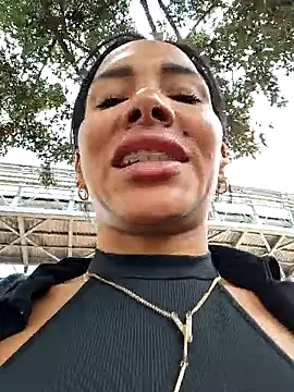 Doll Loren online show from September 19, 2025, 3:56 pm