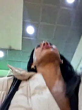 Doll Loren online show from October 18, 2025, 2:07 pm