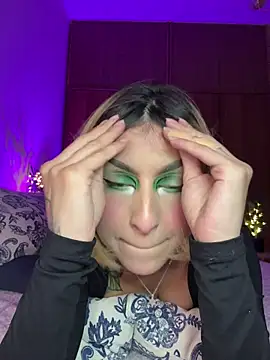 Cinamoonn online show from March 11, 2026, 9:43 pm