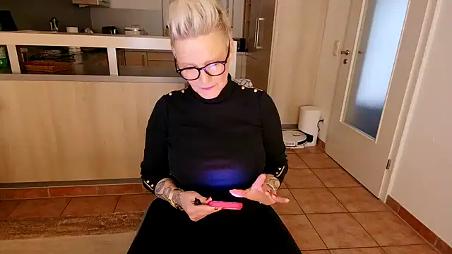 Snapshot of German_Milf chatting on January 4, 2025, 2:25 pm German Milf online show from January 4, 2025, 2:25 pm