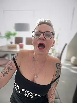 Snapshot of German_Milf chatting on February 19, 2025, 2:01 pm German Milf online show from February 19, 2025, 2:01 pm