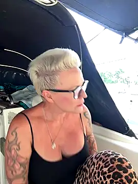 Snapshot of German_Milf chatting on September 10, 2025, 10:15 am German Milf online show from September 10, 2025, 10:15 am