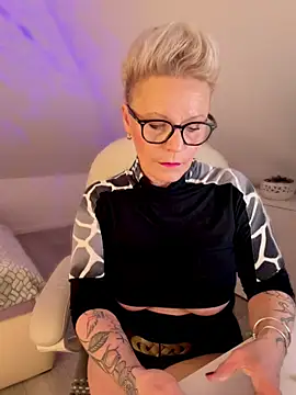 German Milf online show from February 12, 2026, 1:50 pm