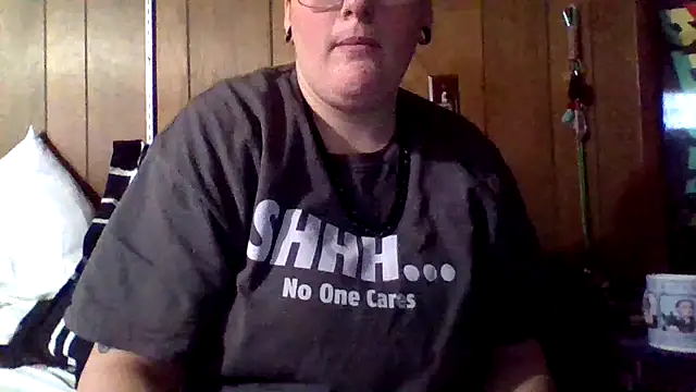 Snapshot of Mhunt666 chatting on March 5, 2026, 8:49 pm Mhunt666 online show from March 5, 2026, 8:49 pm