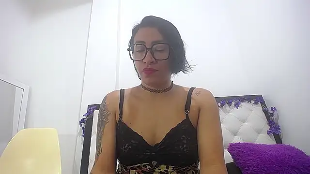 hornywife  online show from March 11, 2026, 5:41 pm
