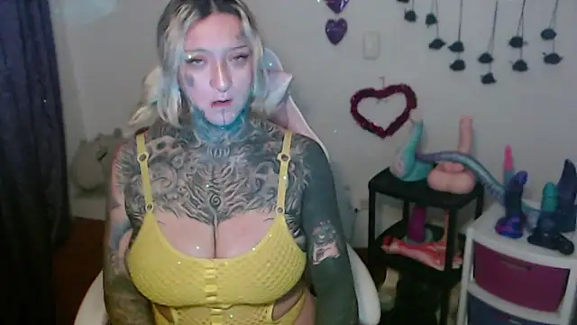 Snapshot of SLOPPYTITSS chatting on April 3, 2026, 10:35 am SLOPPYTITSS online show from April 3, 2026, 10:35 am