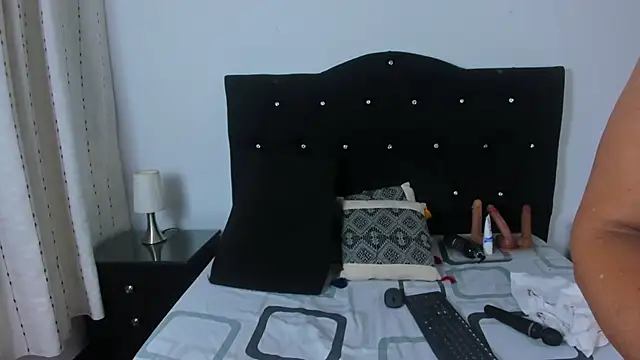 Keira Lennox online show from September 27, 2025, 11:37 am