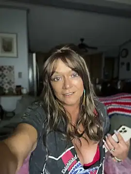 cowgirlc online show from June 16, 2026, 2:47 am