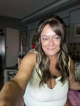cowgirlc online show from June 18, 2026, 2:34 am