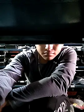 000002m online show from November 4, 2025, 3:33 pm