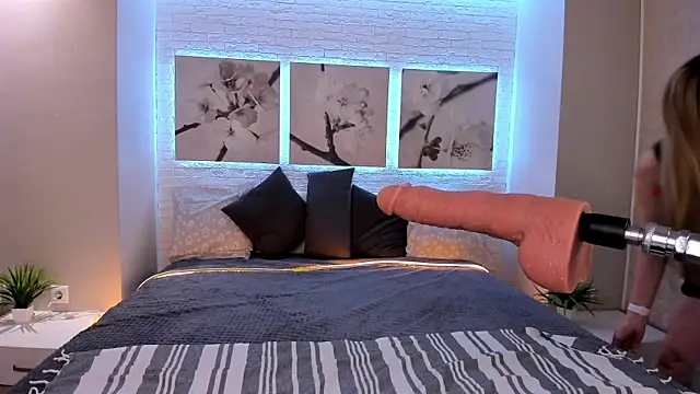 Snapshot of Betty_June chatting on November 28, 2025, 8:33 pm Betty June online show from November 28, 2025, 8:33 pm