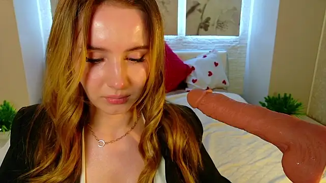 Snapshot of Betty_June chatting on February 17, 2026, 8:37 pm Betty June online show from February 17, 2026, 8:37 pm