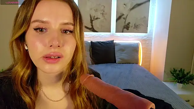 Snapshot of Betty_June chatting on April 9, 2026, 8:47 pm Betty June online show from April 9, 2026, 8:47 pm