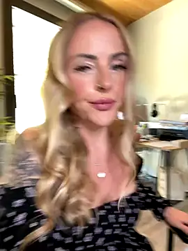 EmaSalis online show from November 4, 2025, 12:15 pm