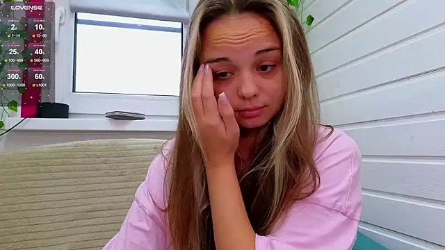 Snapshot of Misss_Vikk chatting on October 18, 2025, 6:48 am Misss Vikk online show from October 18, 2025, 6:48 am