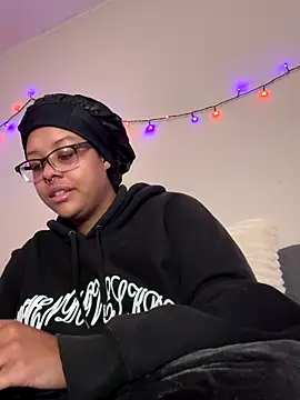 N1NT3NDH03 online show from November 28, 2025, 3:47 pm