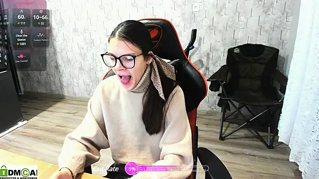 Snapshot of MollyLollipop chatting on December 10, 2024, 1:11 am MollyLollipop online show from December 10, 2024, 1:11 am