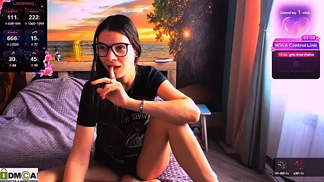 Snapshot of MollyLollipop chatting on January 14, 2025, 8:31 am MollyLollipop online show from January 14, 2025, 8:31 am