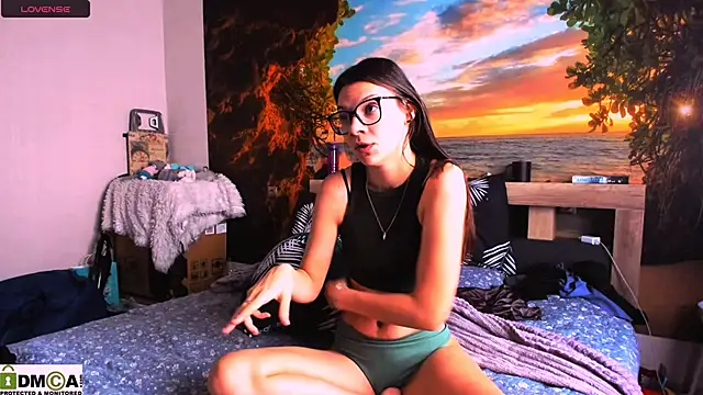 Snapshot of MollyLollipop chatting on January 23, 2025, 4:30 am MollyLollipop online show from January 23, 2025, 4:30 am