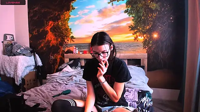 Snapshot of MollyLollipop chatting on February 6, 2025, 3:16 am MollyLollipop online show from February 6, 2025, 3:16 am