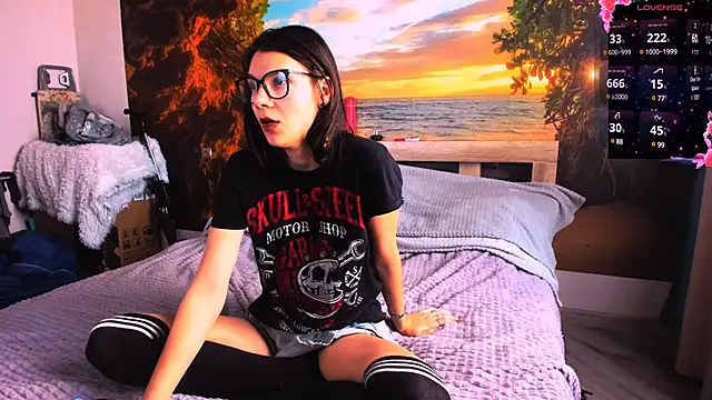 Snapshot of MollyLollipop chatting on February 7, 2025, 3:12 am MollyLollipop online show from February 7, 2025, 3:12 am