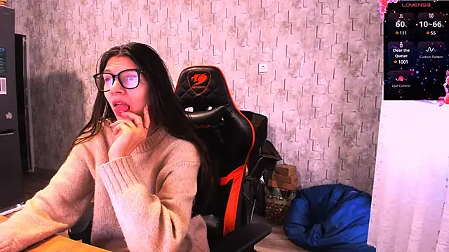 Snapshot of MollyLollipop chatting on February 19, 2025, 1:51 am MollyLollipop online show from February 19, 2025, 1:51 am