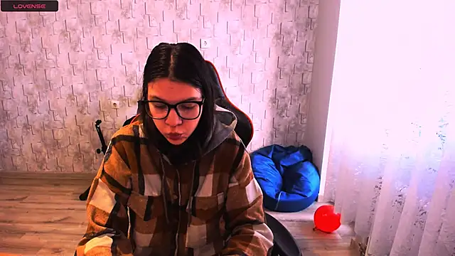 Snapshot of MollyLollipop chatting on February 21, 2025, 2:28 am MollyLollipop online show from February 21, 2025, 2:28 am