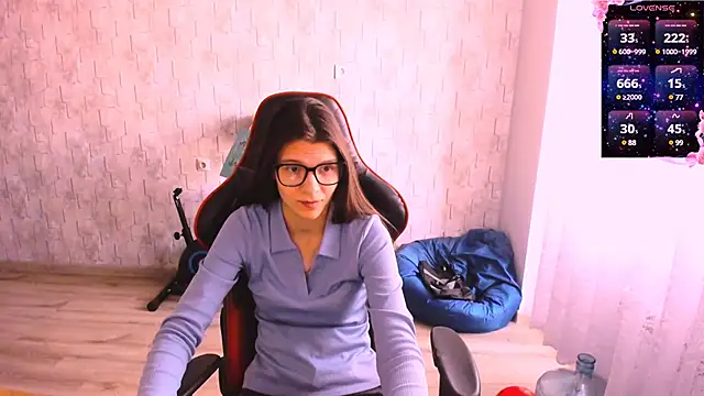 Snapshot of MollyLollipop chatting on February 24, 2025, 6:27 am MollyLollipop online show from February 24, 2025, 6:27 am