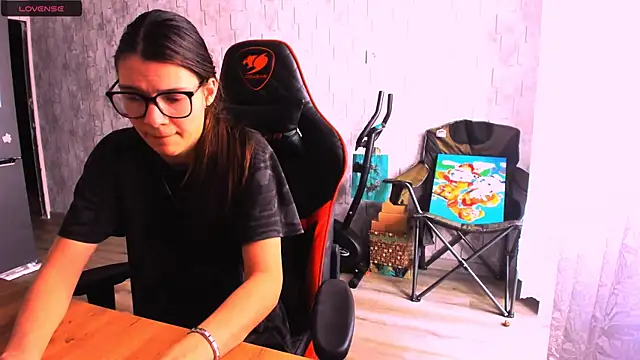 Snapshot of MollyLollipop chatting on March 10, 2025, 5:43 am MollyLollipop online show from March 10, 2025, 5:43 am