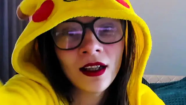 Snapshot of MollyLollipop chatting on September 19, 2025, 4:14 am MollyLollipop online show from September 19, 2025, 4:14 am