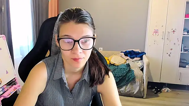 Snapshot of MollyLollipop chatting on September 26, 2025, 2:15 am MollyLollipop online show from September 26, 2025, 2:15 am