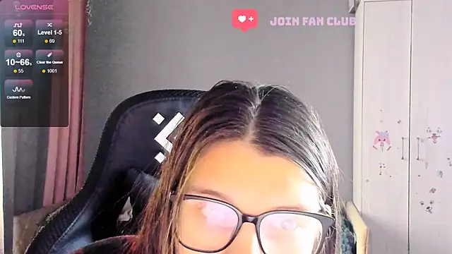 Snapshot of MollyLollipop chatting on September 29, 2025, 4:50 am MollyLollipop online show from September 29, 2025, 4:50 am