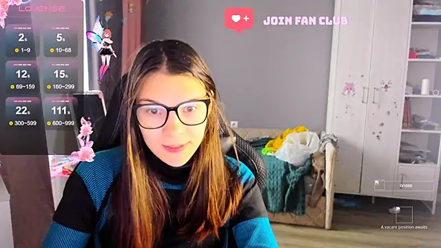 Snapshot of MollyLollipop chatting on October 10, 2025, 4:22 am MollyLollipop online show from October 10, 2025, 4:22 am