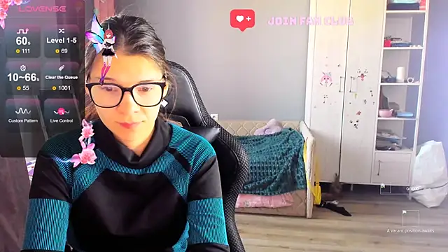 Snapshot of MollyLollipop chatting on October 17, 2025, 4:26 am MollyLollipop online show from October 17, 2025, 4:26 am