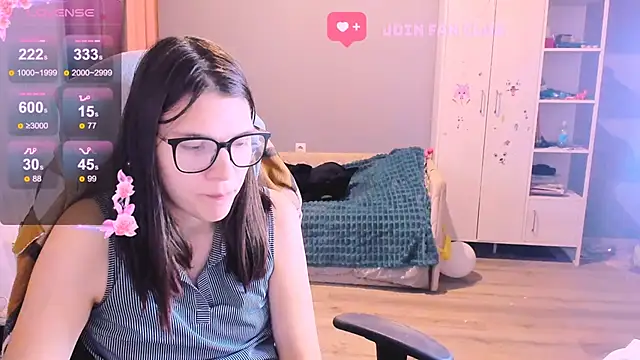 Snapshot of MollyLollipop chatting on November 7, 2025, 2:44 am MollyLollipop online show from November 7, 2025, 2:44 am