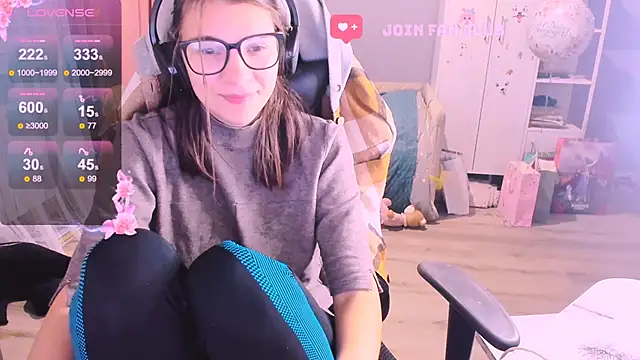 Snapshot of MollyLollipop chatting on November 10, 2025, 1:59 am MollyLollipop online show from November 10, 2025, 1:59 am