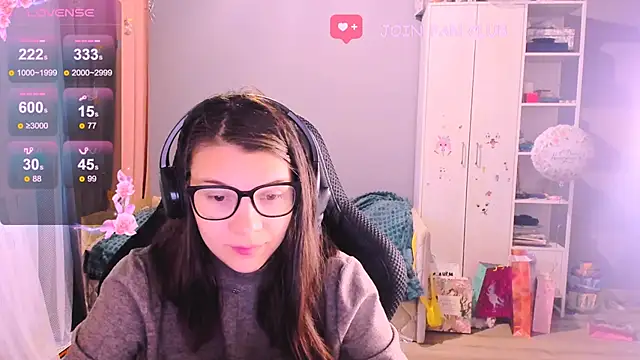 Snapshot of MollyLollipop chatting on November 13, 2025, 2:43 am MollyLollipop online show from November 13, 2025, 2:43 am