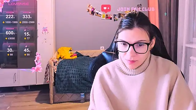 Snapshot of MollyLollipop chatting on December 18, 2025, 1:55 am MollyLollipop online show from December 18, 2025, 1:55 am