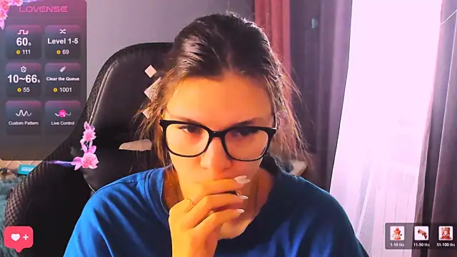 Snapshot of MollyLollipop chatting on January 14, 2026, 6:41 am MollyLollipop online show from January 14, 2026, 6:41 am