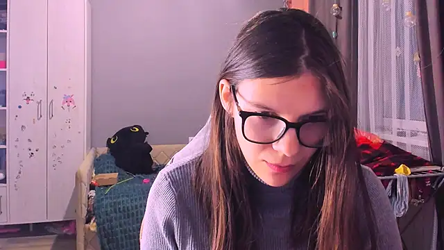 Snapshot of MollyLollipop chatting on February 3, 2026, 1:48 am MollyLollipop online show from February 3, 2026, 1:48 am