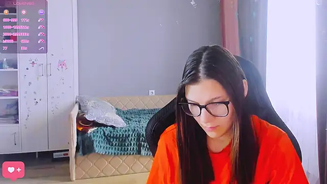 Snapshot of MollyLollipop chatting on February 24, 2026, 5:49 am MollyLollipop online show from February 24, 2026, 5:49 am