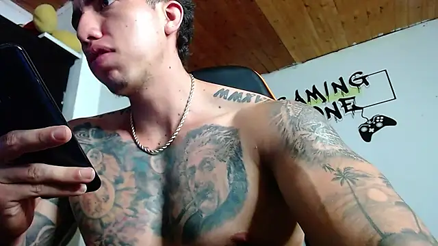 Snapshot of Adam_Hudsond chatting on December 3, 2024, 12:49 pm Adam Hudsond online show from December 3, 2024, 12:49 pm