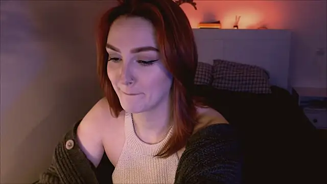 Snapshot of LilyFarey chatting on December 3, 2024, 6:17 pm LilyFarey online show from December 3, 2024, 6:17 pm